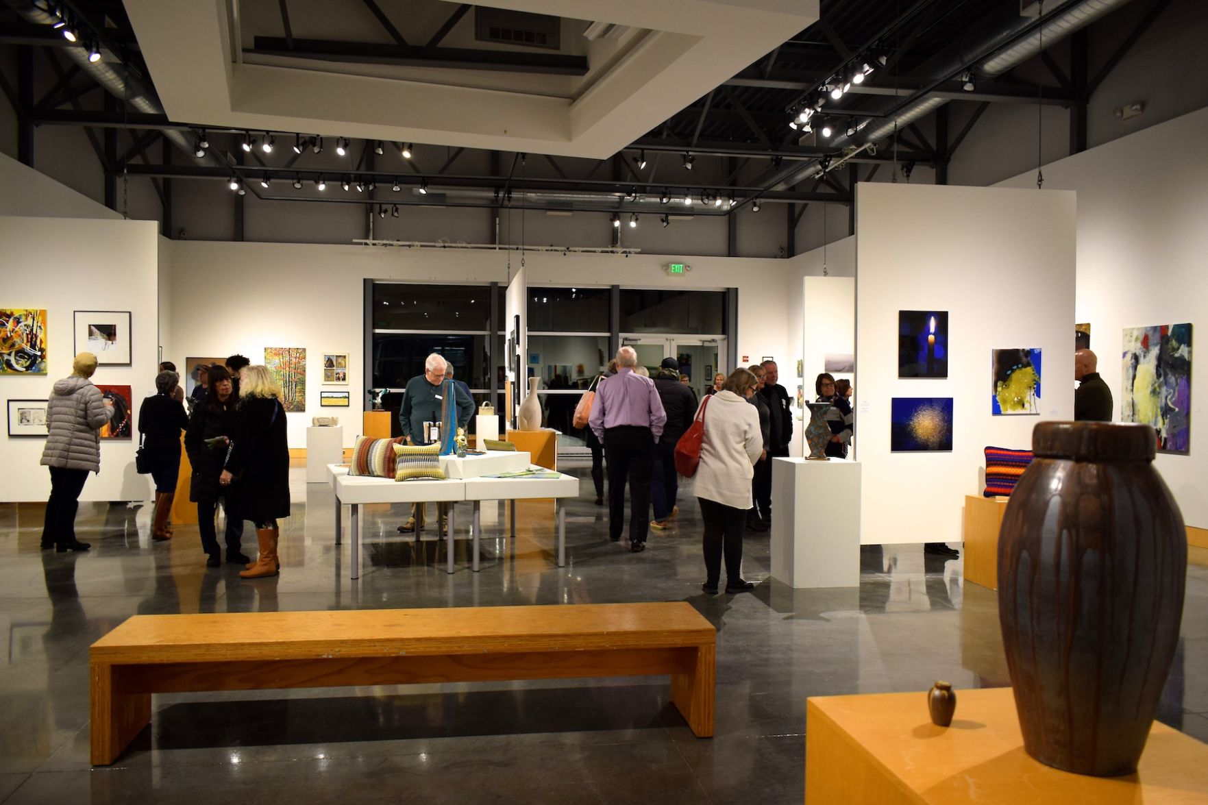 aw08NW_StudentShow3.JPG